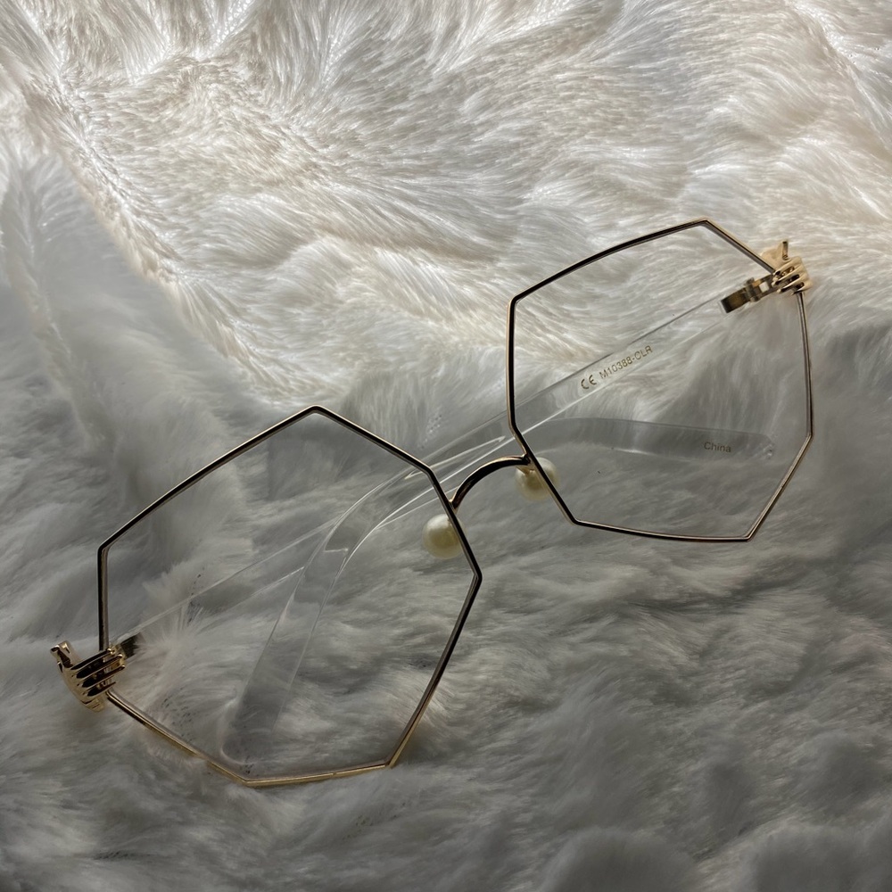 Elegant Women's Glasses with Gold Hexagonal Frame